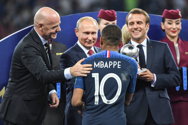 通过数据洞 通过数据洞