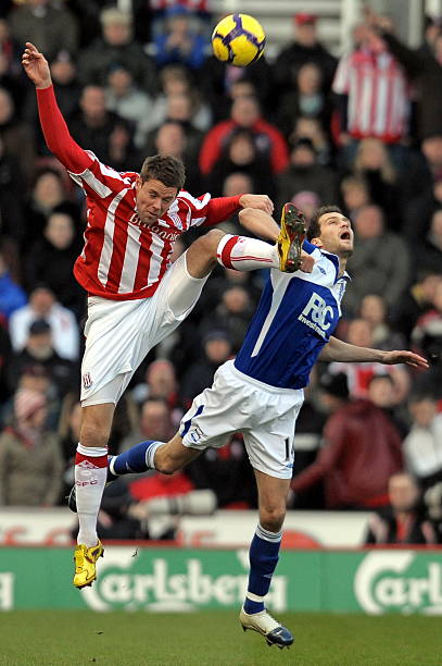 现出如此激 现出如此激